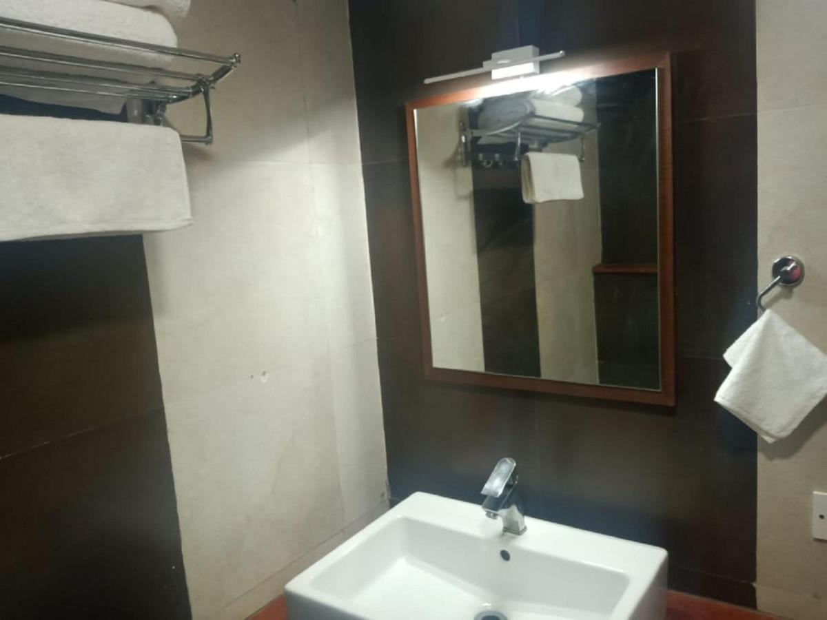 Malayalee Club Hotell Chennai Eksteriør bilde