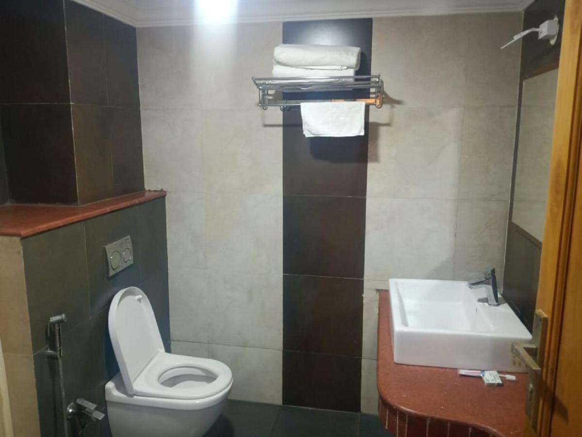 Malayalee Club Hotell Chennai Eksteriør bilde
